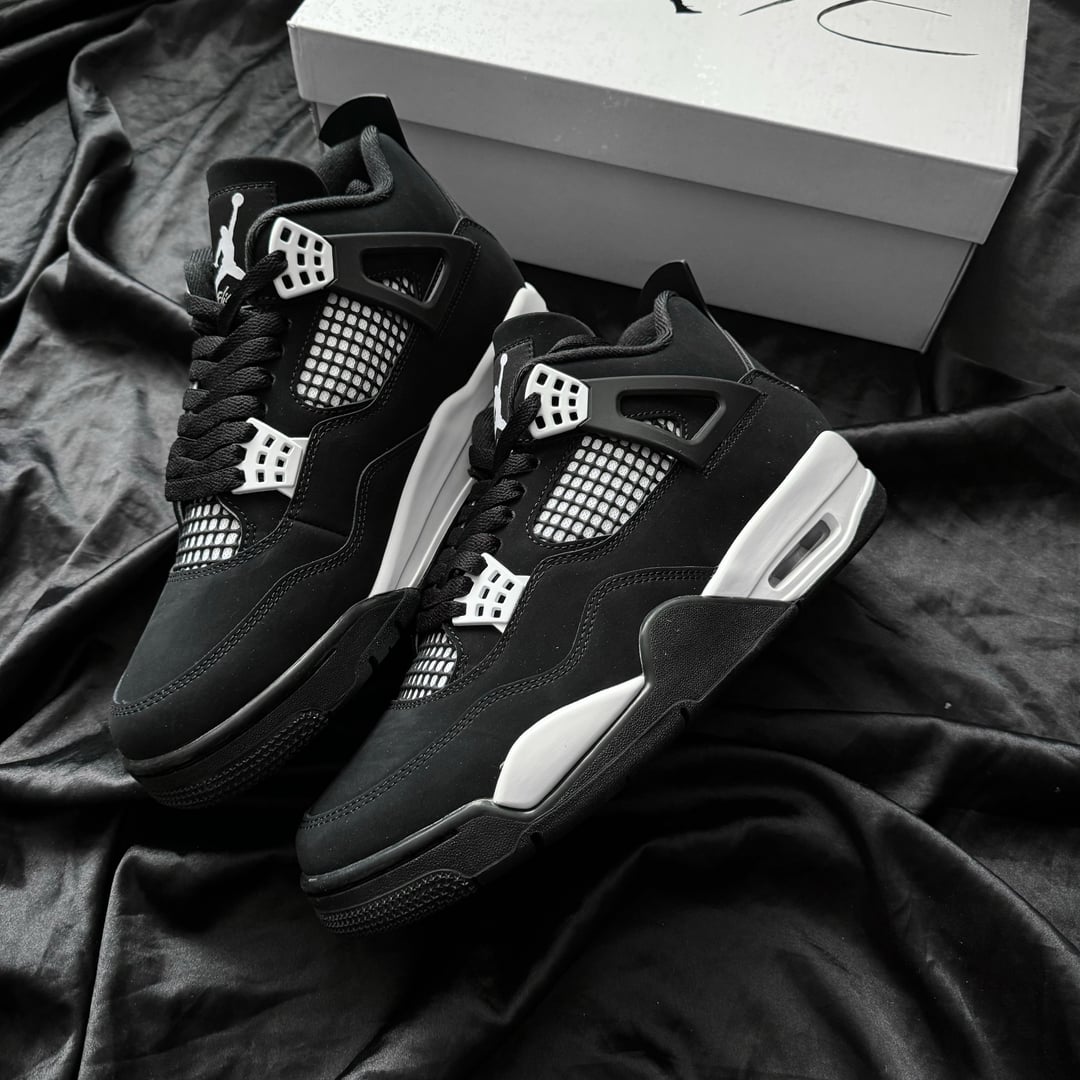 Nike Jordan 4 Retro