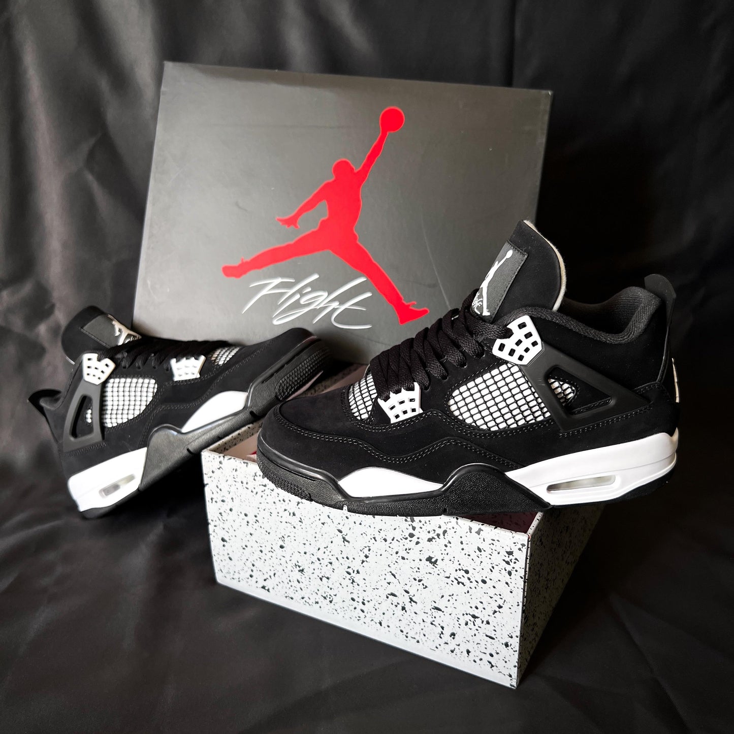 Nike Jordan 4 Retro