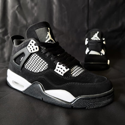 Nike Jordan 4 Retro